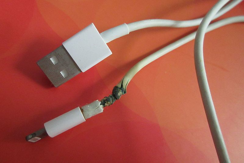 iphone 15 pro won't charge in car when plugged