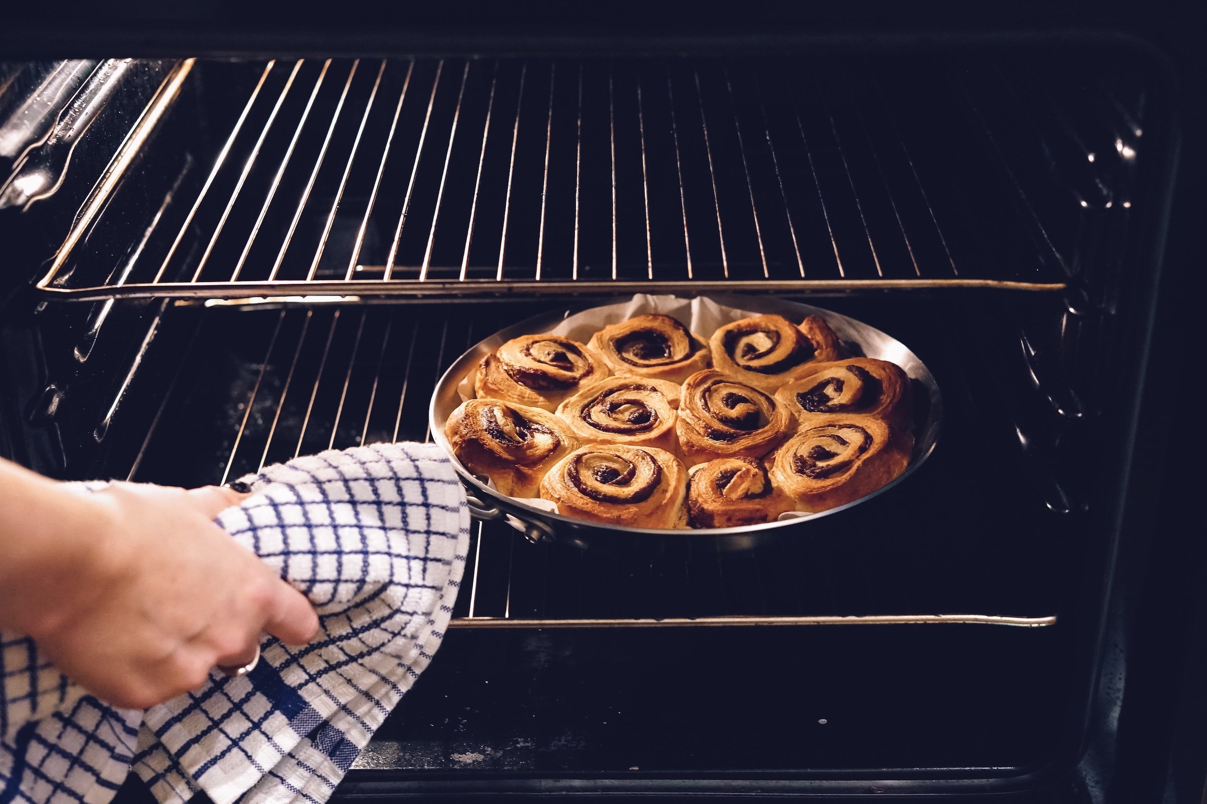 The top home appliance maintenance tips for your oven