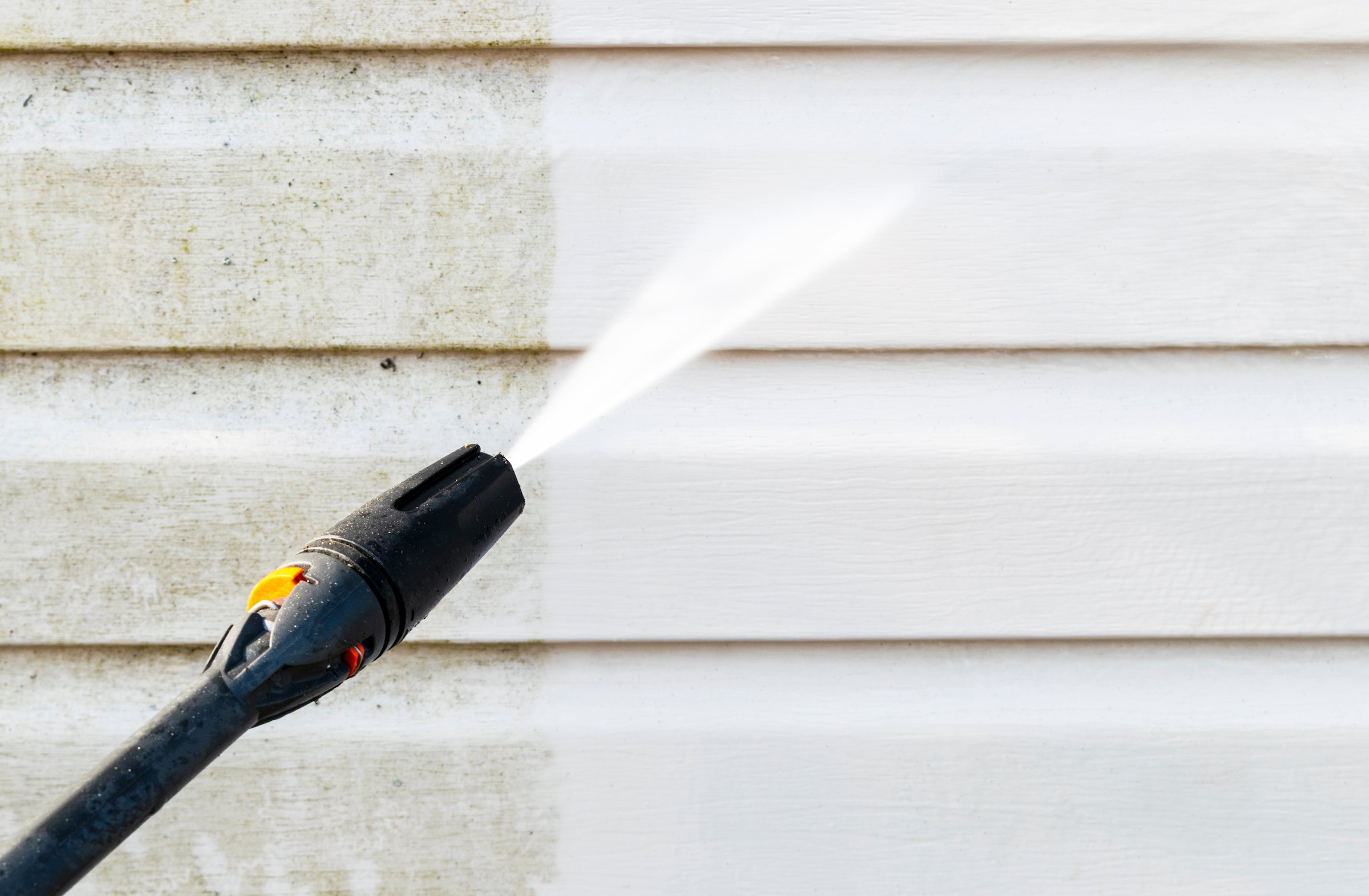 How to pressure wash a house: a guide to pressure washing nozzles.