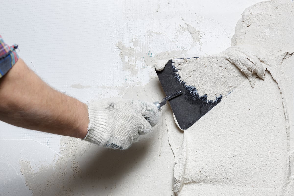 How to hang heavy objects on plaster walls