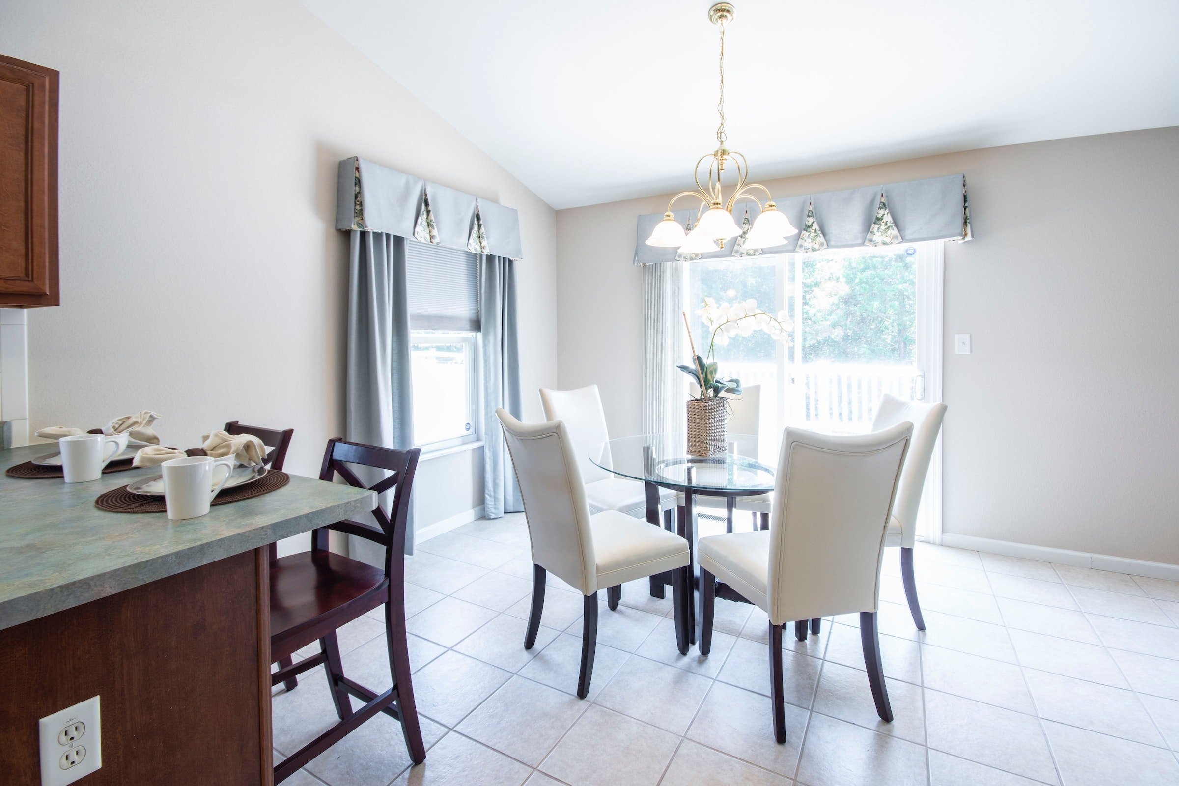 Everything You Need to Know to Pick the Perfect Kitchen Table