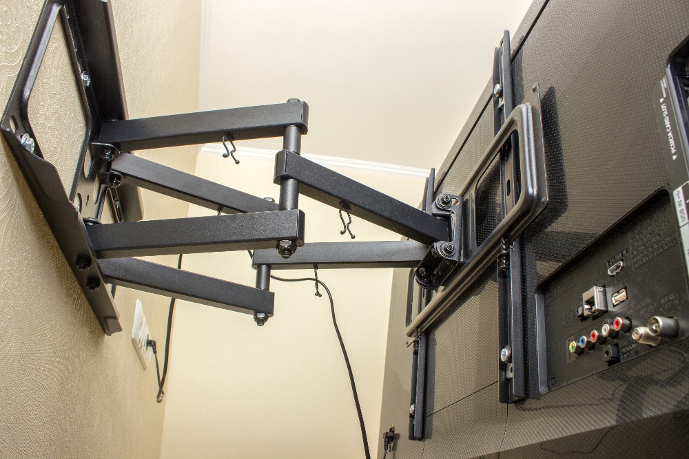 full motion TV mount