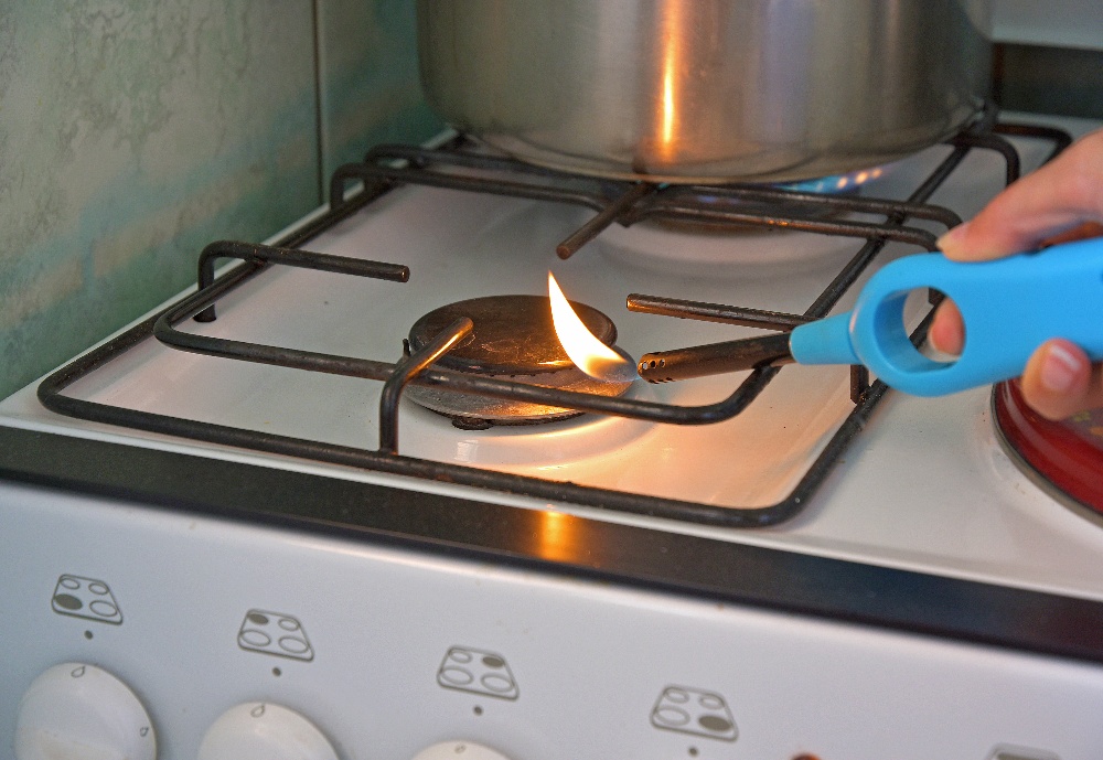 How to Fix a Stove Burner That Won’t Light